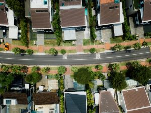Living in a suburb like Elmwood Park offers great perks Image of a suburb like one that movers Elmwood Park NJ can take you to
