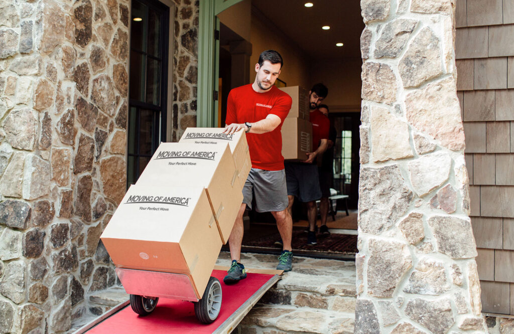 Mover-With-Boxes-On-Handtruck-by-Front-Door-2000-X-1300-Web