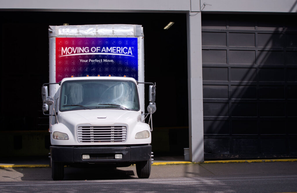 Movers-like-magic-Left-Best-Moving-Services-2000-X-1300 (7)